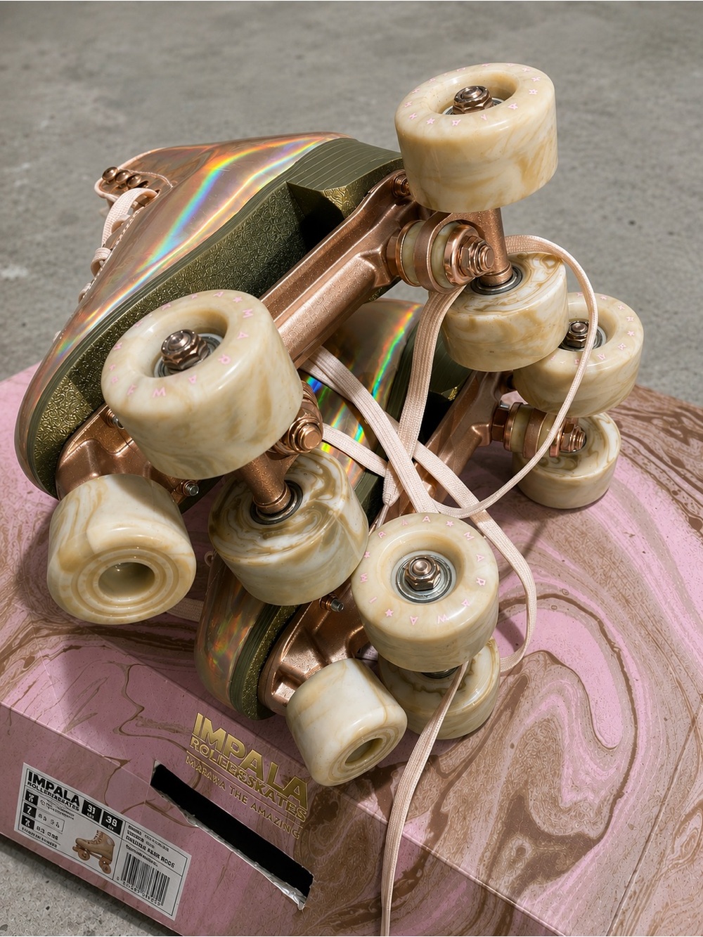 Impala Marawa Rose Gold Holographic Roller Skates Size 7 w/ Box - Picture 4 of 4
